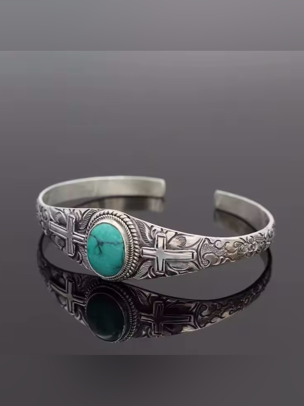 ✨Beautiful Western Boho
Turquoise & Cross Silver Cuff Bracelet 🆕